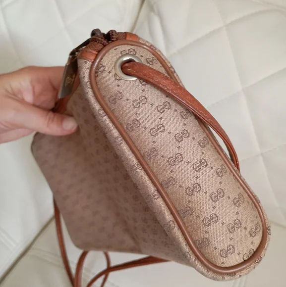 Authentic GUCCI Canvas Leather Micro GG Supreme Crossbody Bag - Picture 8 of 17